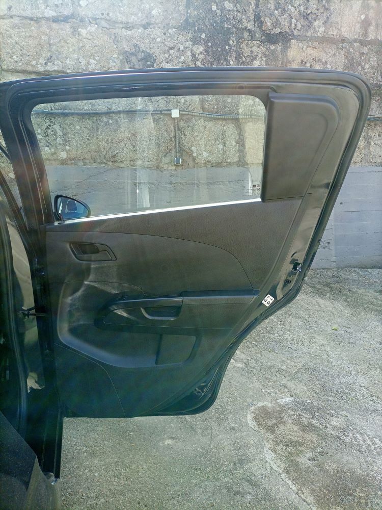 ¡CHEVROLET AVEO 1.3 LT 5P: POTENCIA, ESTILO Y CONFORT EN UN SOLO PAQUETE!