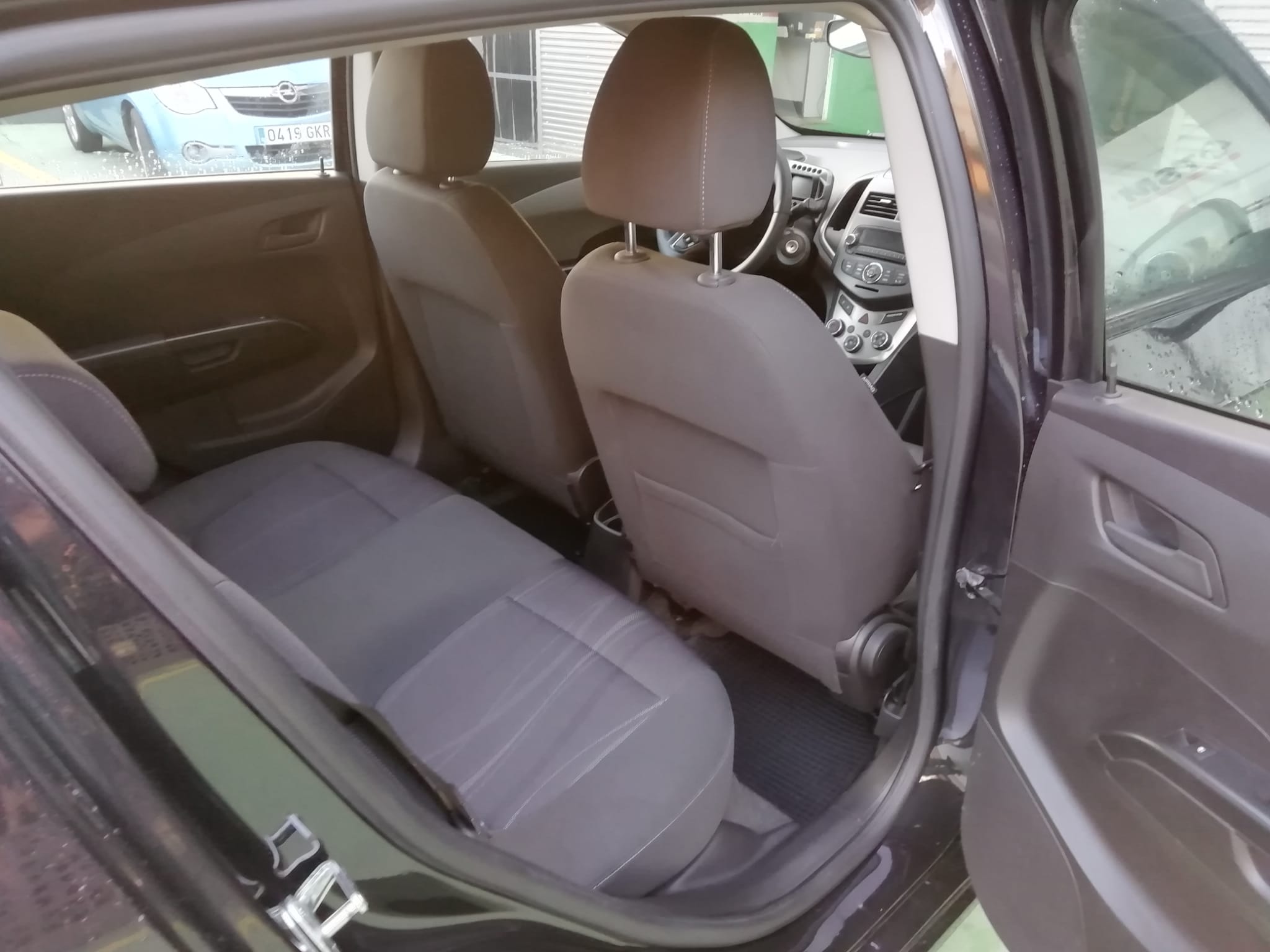 ¡CHEVROLET AVEO 1.3 LT 5P: POTENCIA, ESTILO Y CONFORT EN UN SOLO PAQUETE!