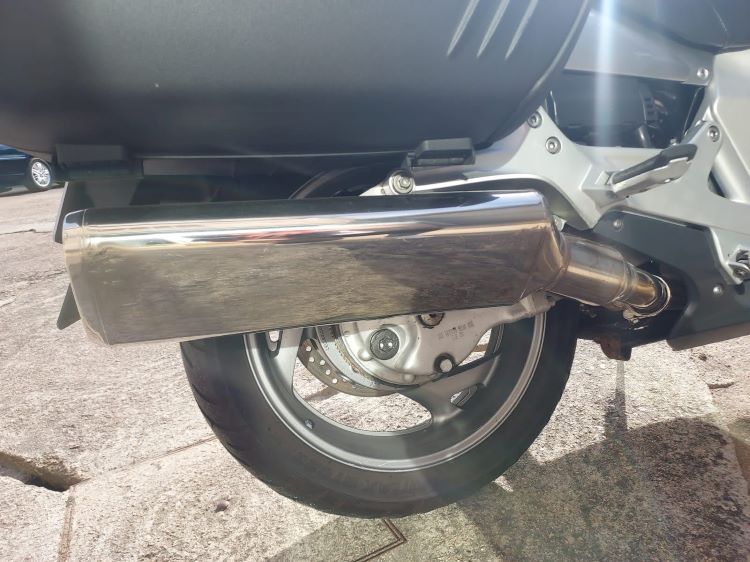 ¡DOMINA EL CAMINO! HONDA ST1300A-4: POTENCIA Y ELEGANCIA SOBRE DOS RUEDAS