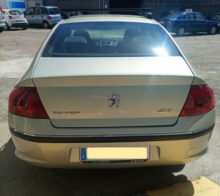 ¡ELEGANCIA CLÁSICA! PEUGEOT 407 EN BEIGE METALIZADO: UNA JOYA DEL TIEMPO