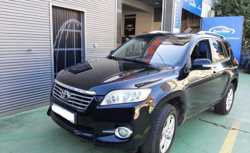 ¡En Venta! TOYOTA RAV4 en excelente estado. 