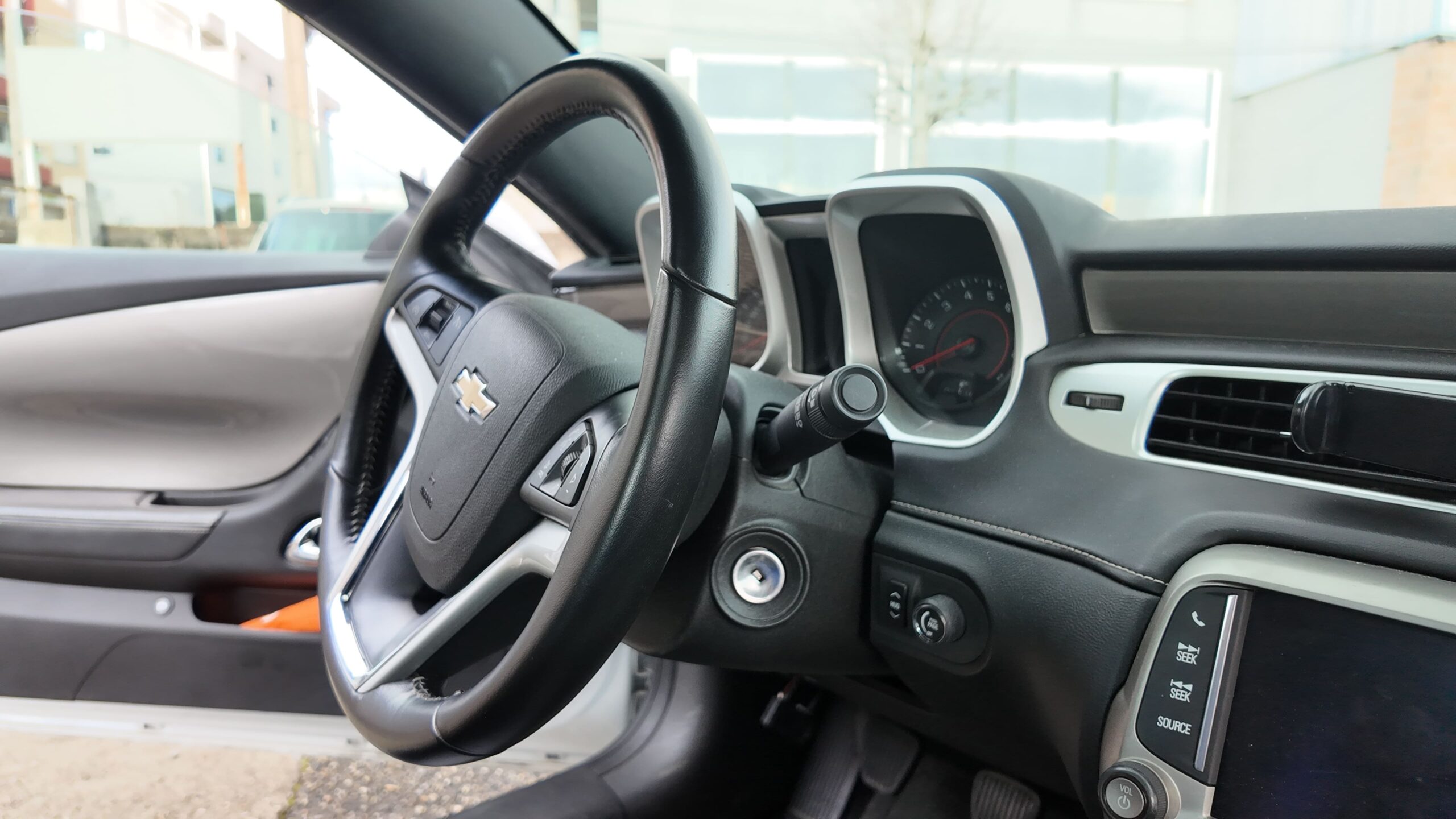 CAMARO V8 MANUAL CON PEGATINA ECO